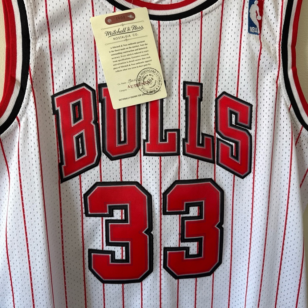 Men’s Mitchell & Ness Scottie Pippen #33 Chicago Bulls 1995-96 Jersey Sz 36 NWT - Picture 2 of 7